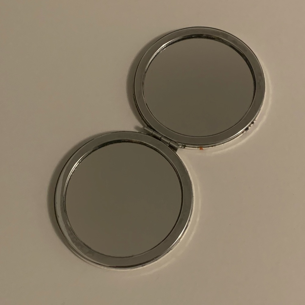 Compact Mirror
